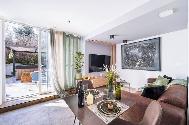 Gîte pour 2 personnes, avec jardin et piscine à Séguret