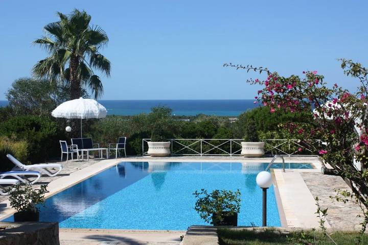 Ferienhaus für 8 Personen, mit Garten und Ausblick sowie Pool