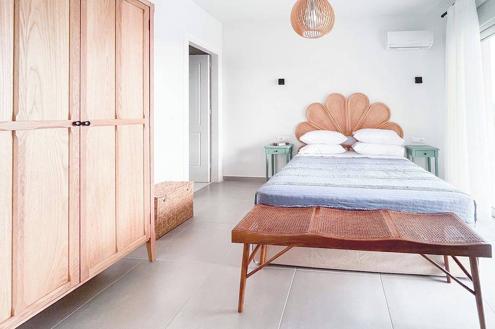 Stylish Beach House 4 Br w/pool - 1 min from the beach! in Lachania, Rhodes