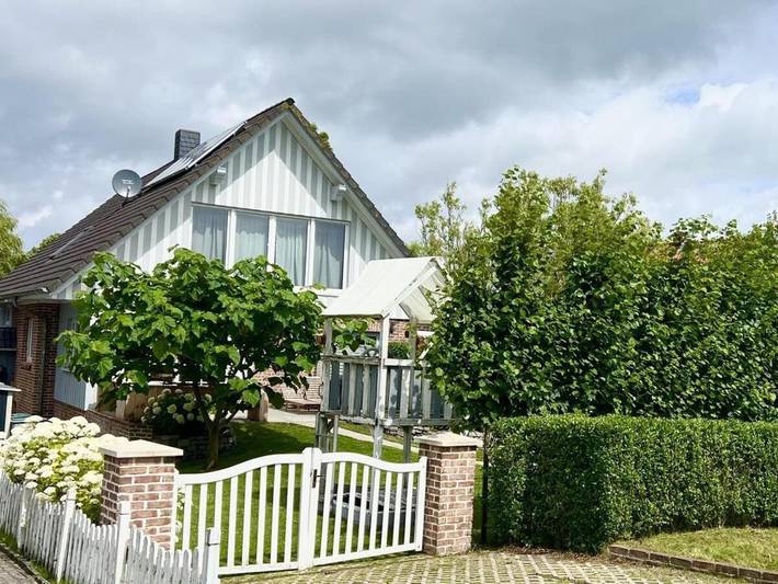 Ferienhaus für 14 Personen, mit Whirlpool und Terrasse sowie Sauna in Hooksiel