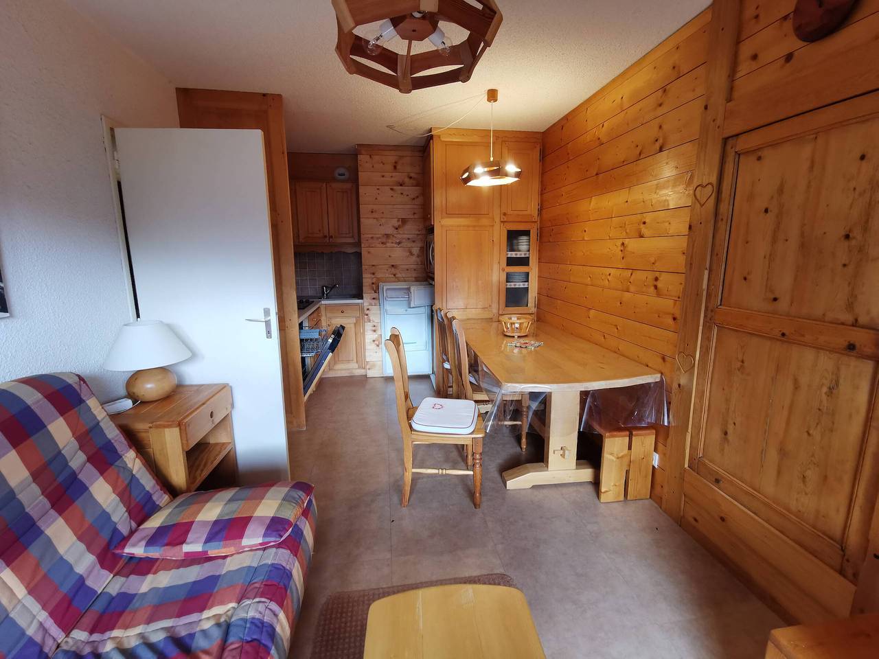 Entire apartment, Family apartment in Méribel, near slopes, balcony and ski locker in Méribel-Mottaret, Les Allues