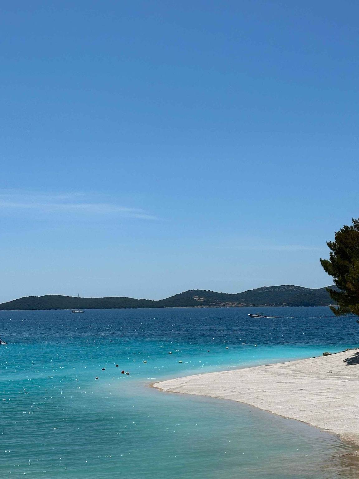 Ganze Ferienwohnung, Ferienwohnung erste Reihe zum Meer  in Drage, Zadar