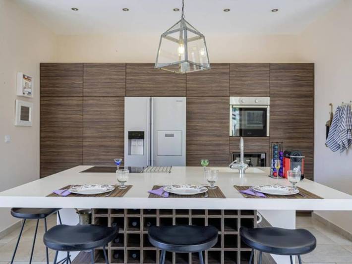 Ferienhaus für 8 Personen, mit Garten und Sauna sowie Pool und Terrasse, mit Haustier