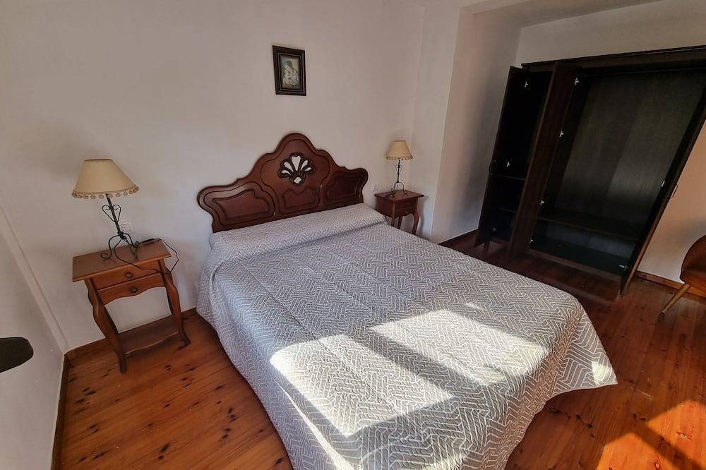 La Jomeruca. Casa de pueblo cerca de playa y montaña in Reocín, Costa de Cantabria