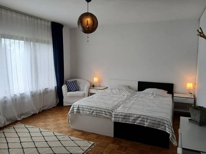 Gîte pour 2 personnes, avec terrasse ainsi que vue et jardin à Boom - 4