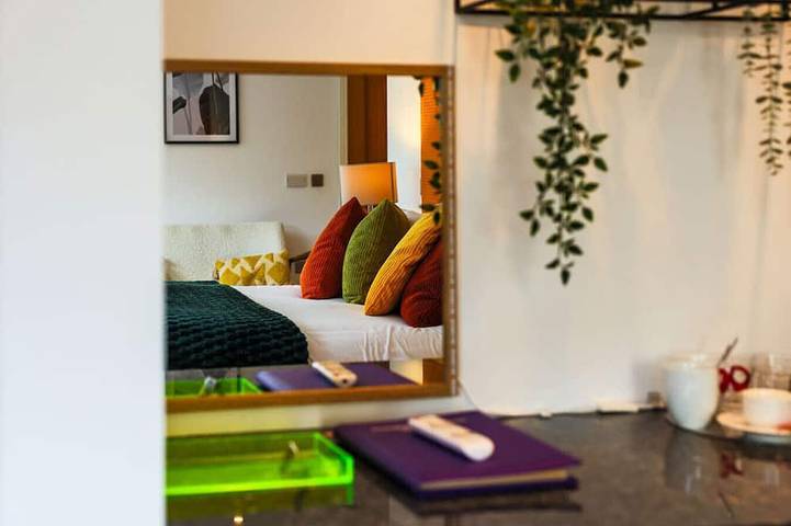 Charming double room courtyard view in Penarth, Cardiff