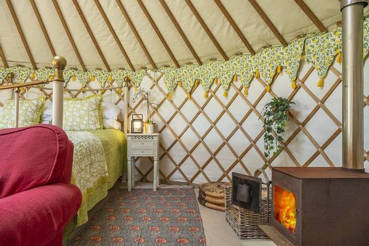 Luxury glamping with hot tub  - Valley View Yurt in Suffolk