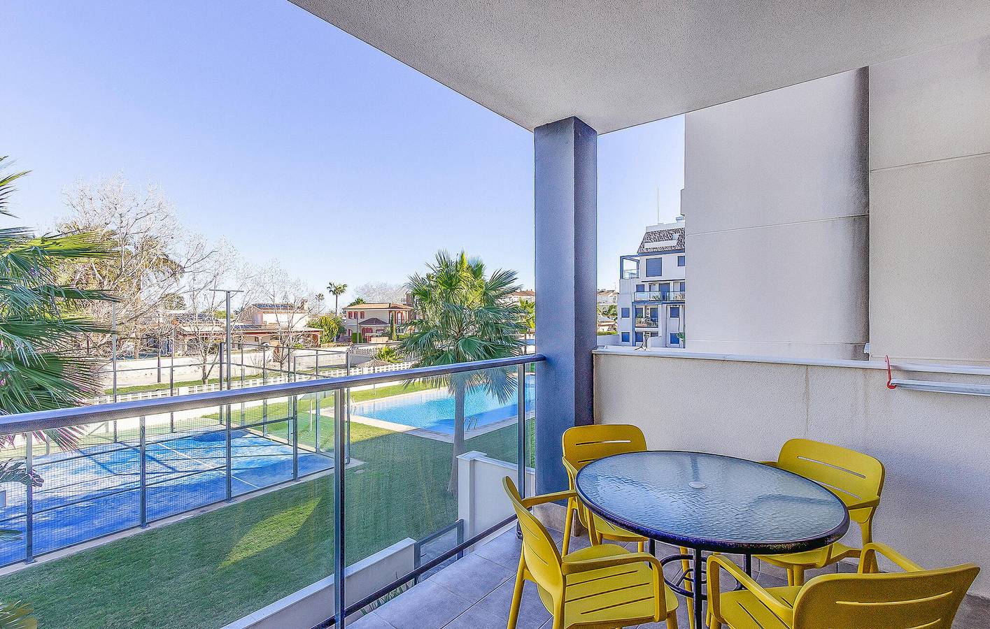 Entire holiday apartment, Luxury Apartment with Pool, Terrace & Internet, Near Les Bovetes Beach in Dénia, Costa Blanca