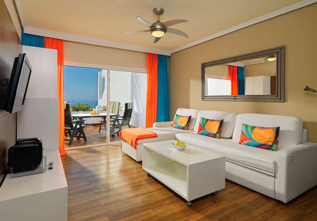 Regency Torviscas Apartments and Suites in San Eugenio Alto, Adeje