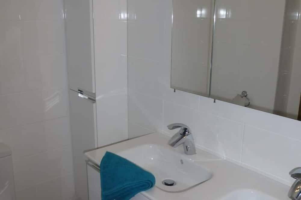 Apartamento entero, Palm Garden, beautiful Sea view, cozy Apt, direct train @ Barcelona's door in Supermaresme, San Andrés de Llavaneras