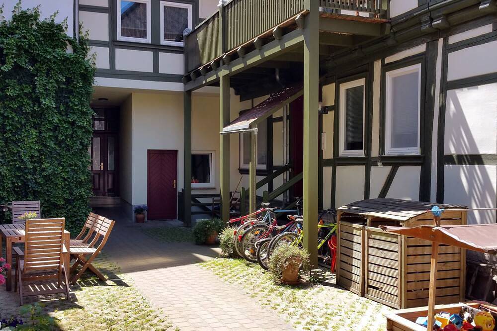 Ganze Wohnung, Gemütliche 4-Sterne Ferienwohnung mit Himmelbett. Zentral und trotzdem ruhig. in Bad Langensalza, Unstrut-Hainich-Kreis