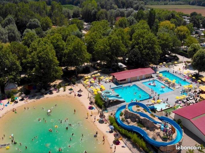 Location de vacances pour 6 personnes, avec jardin ainsi que piscine et terrasse à Châteauneuf-de-Galaure - 4