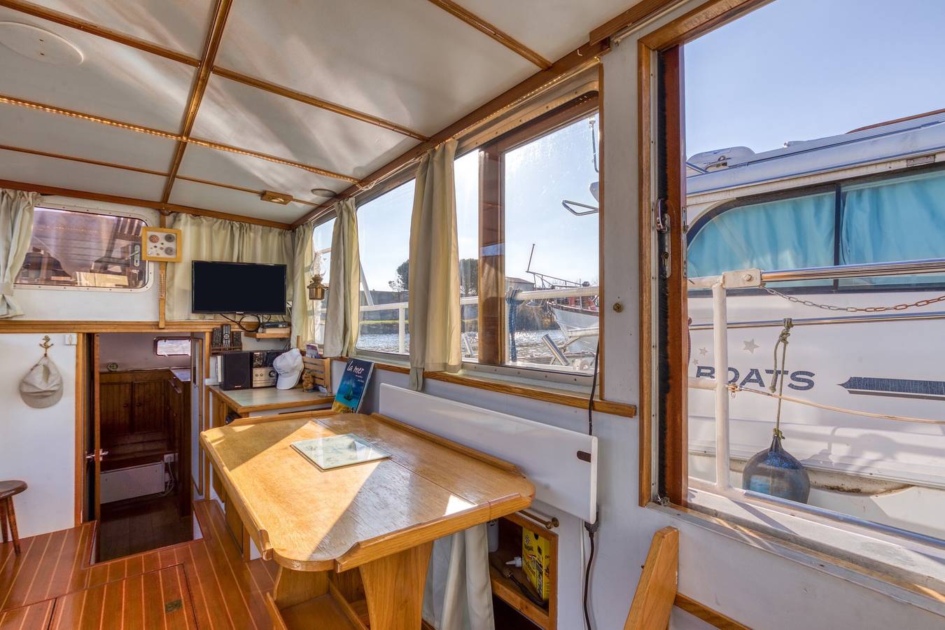 Hausboot 'Bateau Gré' mit privater Terrasse in Saint-Gilles in Saint-Gilles, Nimes und Umgebung