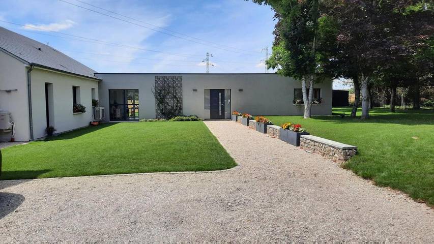 Chambre d’hôte pour 4 personnes, avec jacuzzi ainsi que jardin et piscine dans Loiret - 3