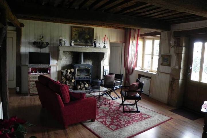 Maison de campagne pour 6 personnes, avec piscine à Bourg-le-Comte - 2