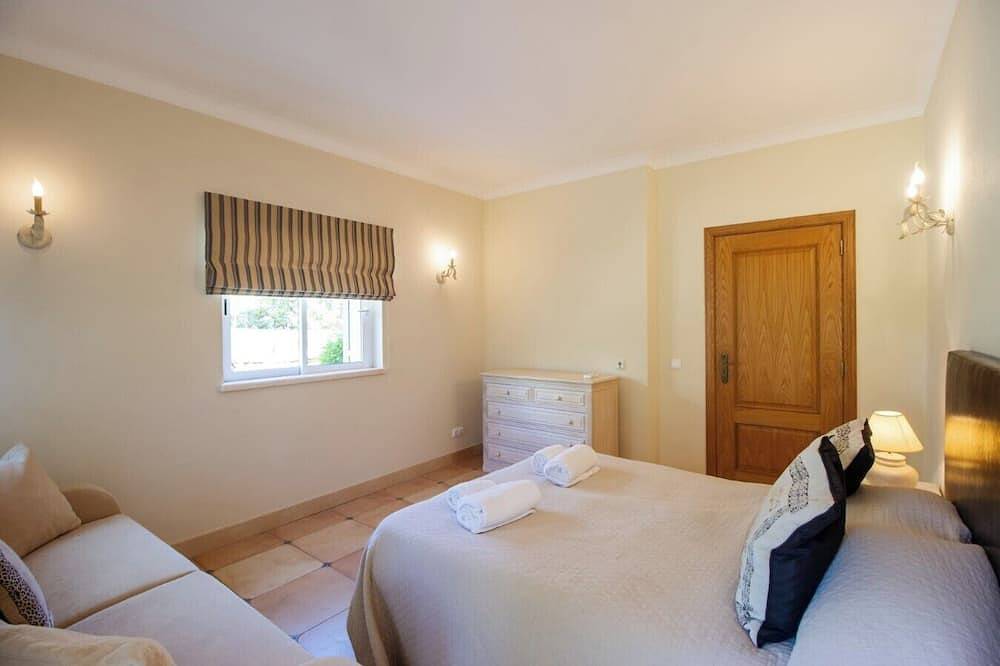 Parque da Floresta villa 209 with pool on golf resort\n in Faro Distrikt