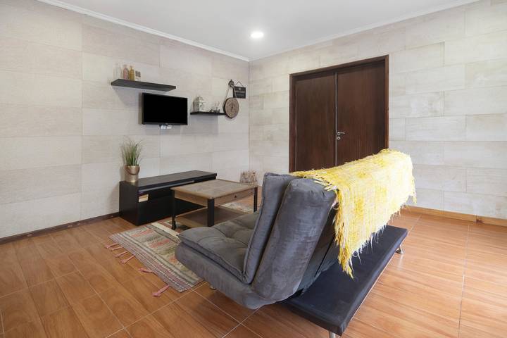 Appartamento intero, Camera a Santa Cruz, patio con vista giardino e Wi-Fi in São Miguel Island, Lagoa (Azzorre)