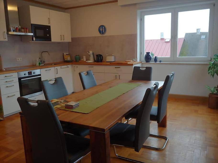 Ruhiges Ferienhaus mit viel Platz und Ladestation für E-Auto in Schnett, Masserberg