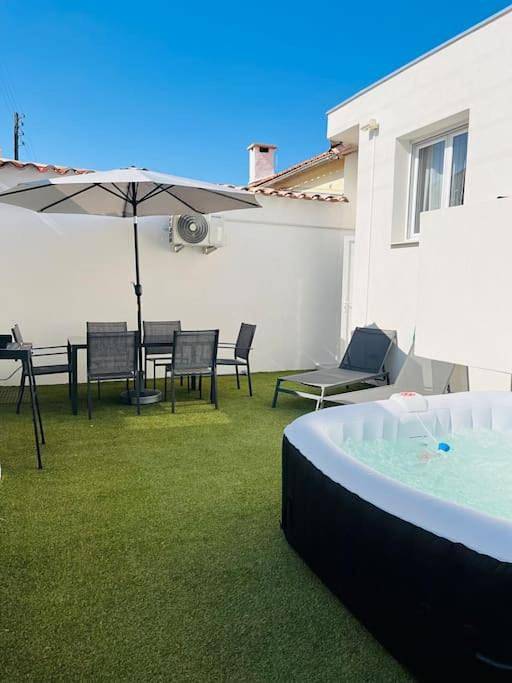 Two-Bedroom House in Marignane, Côte méditerranéenne (France)