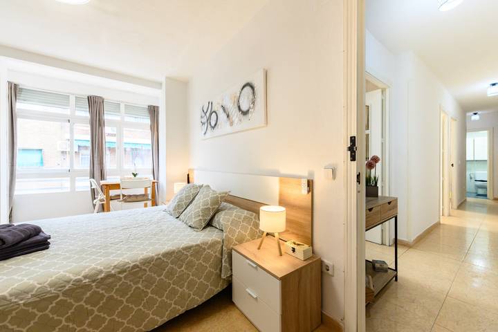 Apartamento entero, M Piso de 4 dormitorios en Villaverde in Madrid, Área Metropolitana de Madrid