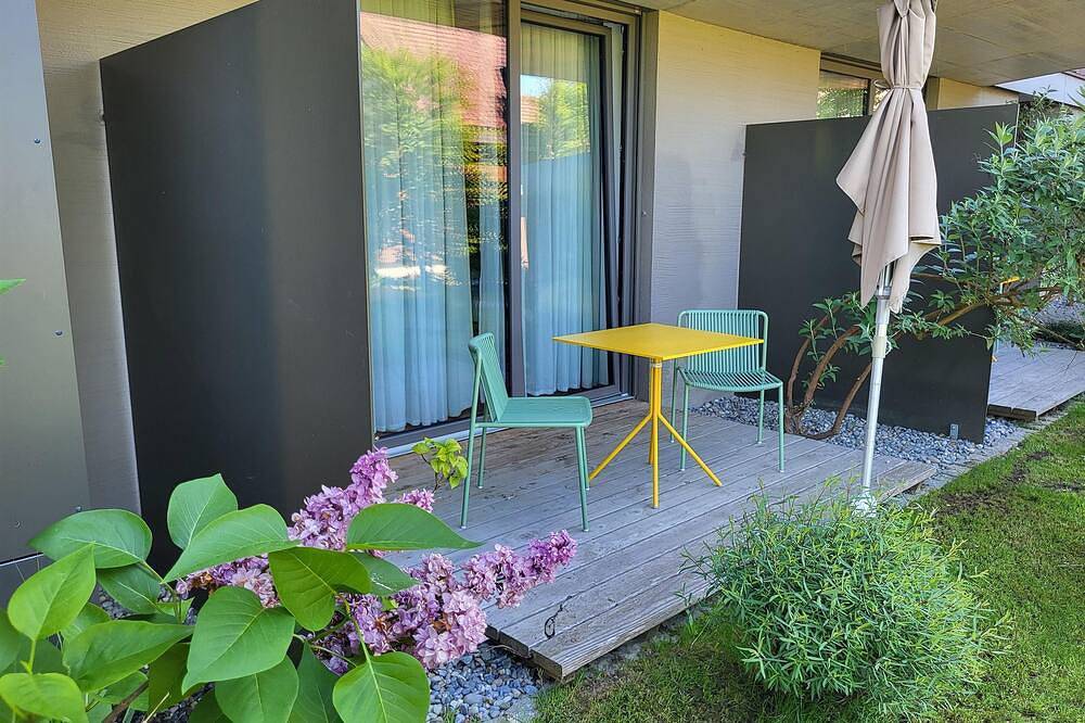 Ganze Wohnung, Apartment Im Grünen, 27 qm, 1 Wohn-/Schlafzimmer, Terrasse, max. 2 Personen in Singen, Hegau