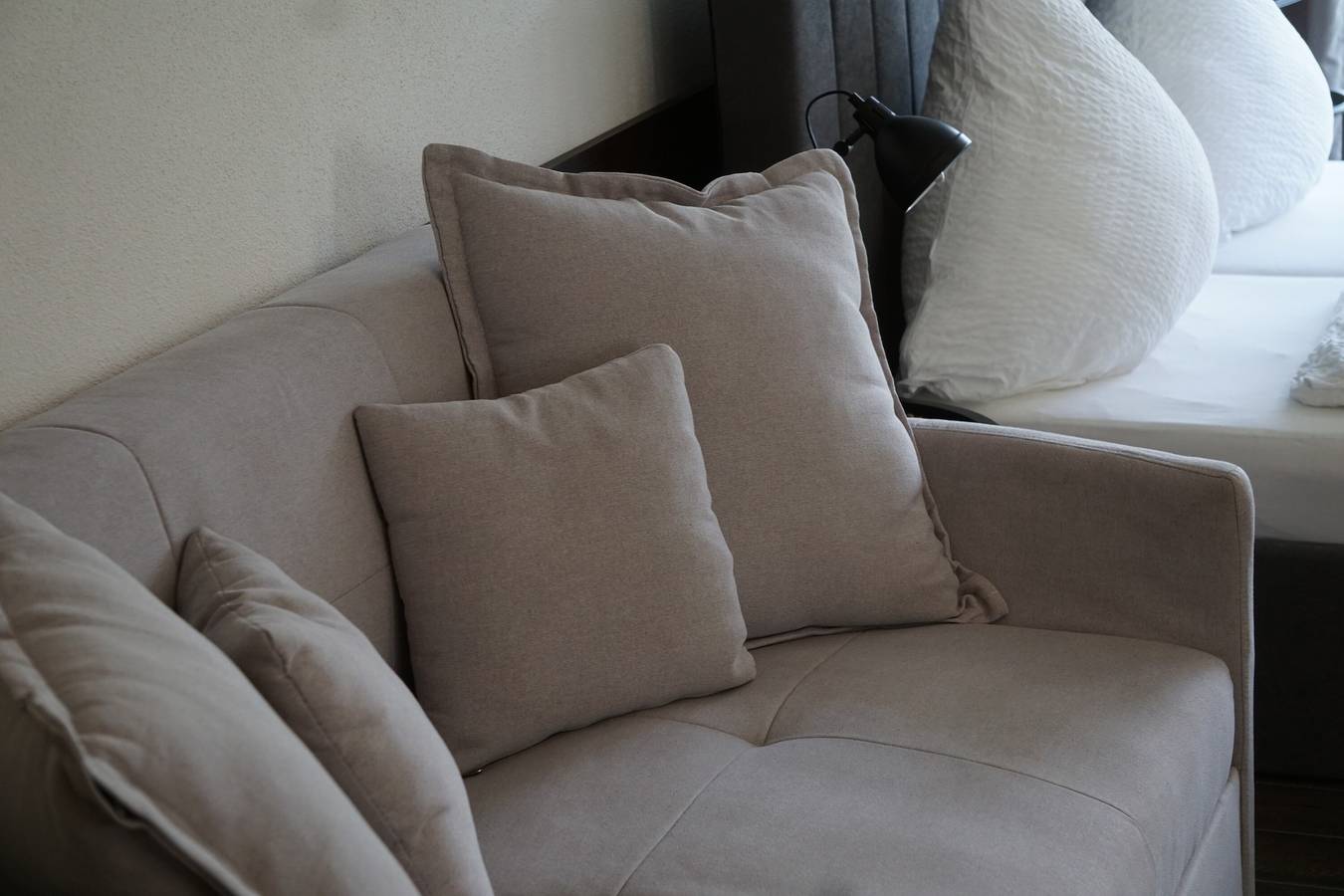 Ganze Wohnung, Deluxe-Apartment Bodanrück mit Seeblick, Terrasse, Grillmöglichkeit und Gartenhütte und Wi-Fi, 45qm in Bodman-Ludwigshafen, Obersee (Bodensee)