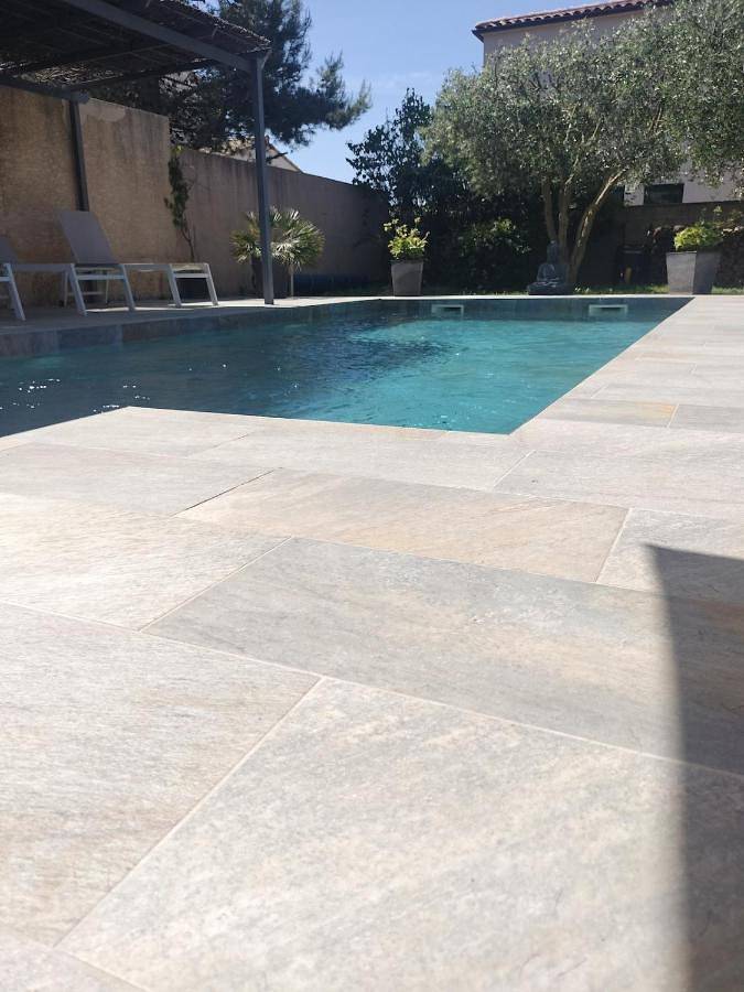 Location de vacances pour 6 personnes, avec jardin et piscine à Poulx - 4