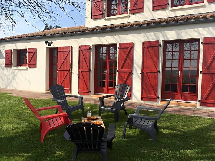 Gîte pour 15 personnes, avec terrasse et jardin
