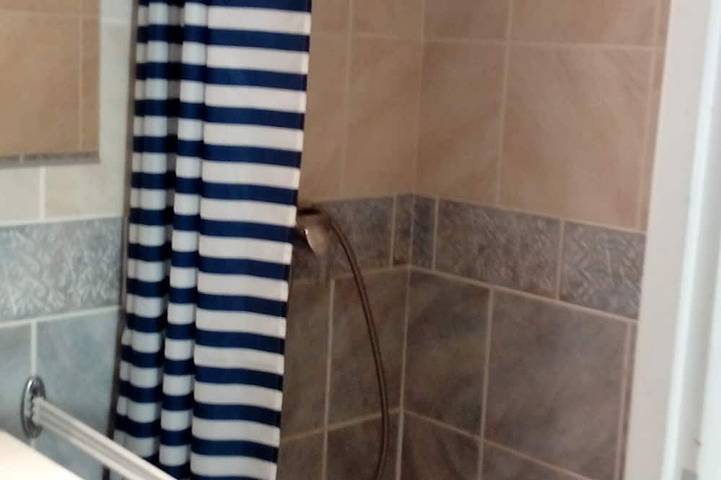 Gîte pour 4 personnes, avec terrasse à Sainte-Hélène-du-Lac - 4