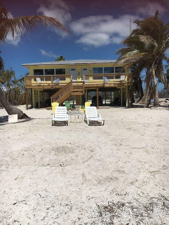 Ganze Wohnung, Oceanfront Sandy Beach Ferienhaus Einheit 2 in Marathon, Monroe County