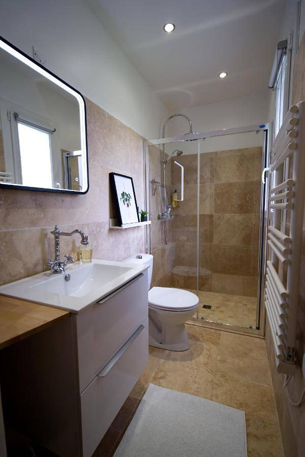 Double Room in L'Isle-sur-la-Sorgue, Vaucluse