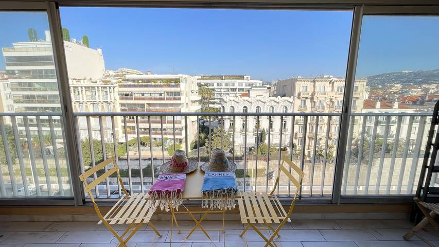 Gîte pour 2 personnes, avec balcon/terrasse dans Cinema Les Arcades Ales