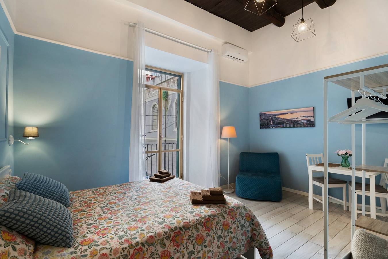 Ferienwohnung 'La suite del porto antico' – Nähe Hafen, Balkon, Wlan, Klimaanlage in Neapel, Neapel Provinz