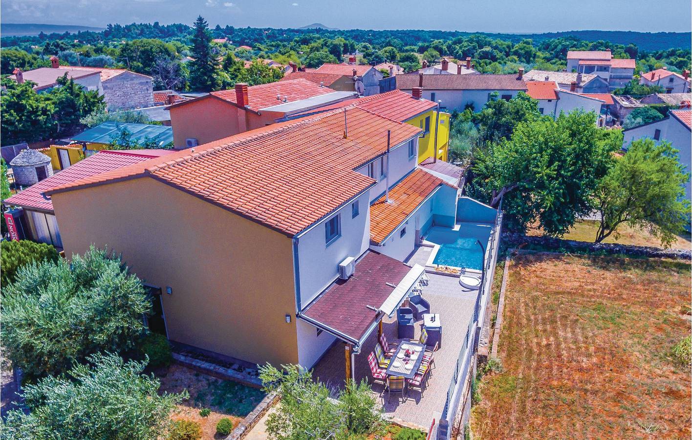 Modernes Apartment mit Pool und Terrasse, 2 km vom Strand Duga Uvala entfernt in Marčana, Südküste Istrien