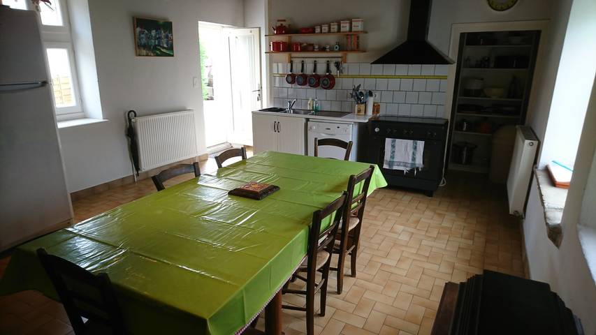 Gîte pour 5 personnes, avec terrasse ainsi que piscine et jardin, animaux acceptés à Valréas - 2