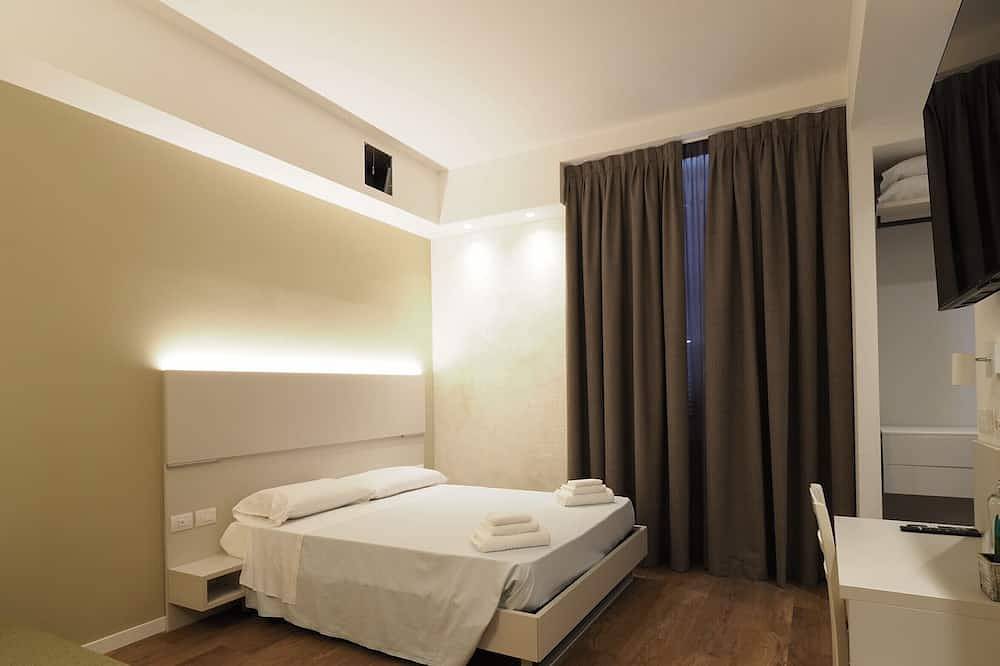 Relais Dogana - Room 3 in Moniga del Garda, Gardasee-Berge