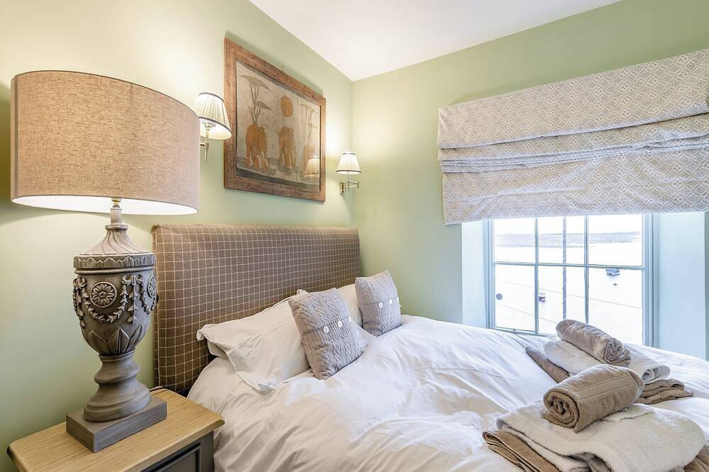 6 bedroom accommodation in Aberdovey, near Machynllleth in Aberdyfi, Aberdovey
