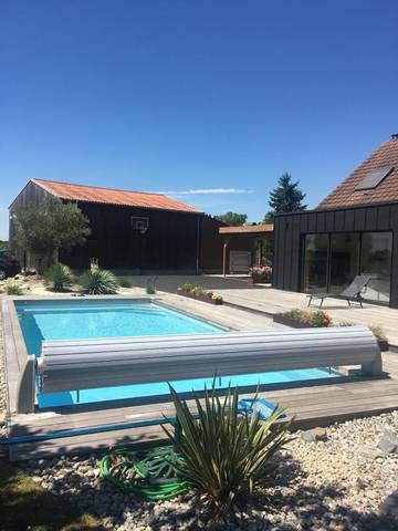 Cottage pour 10 personnes, avec vue ainsi que terrasse et piscine à Teloché