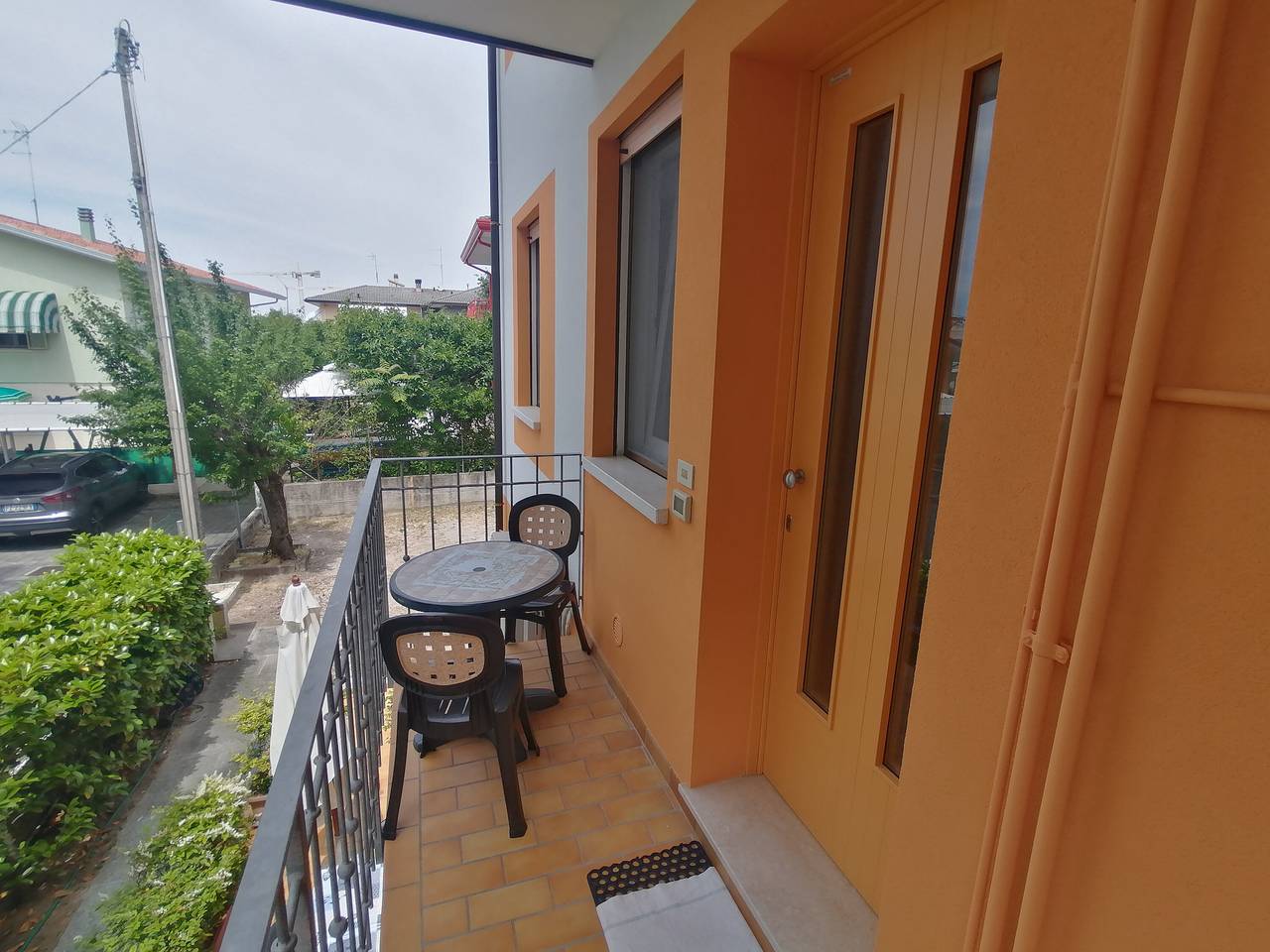 Appartamento intero, Appartamento 'Euroholiday Village 3A' con terrazza privata, giardino in comune e Wi-Fi in Lido di Jesolo, Jesolo