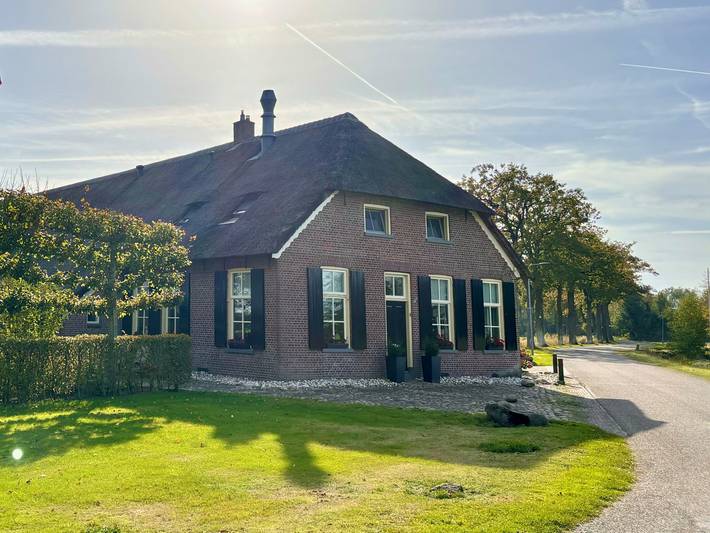 Boerderij voor 22 personen, met terras en tuin in Drenthe