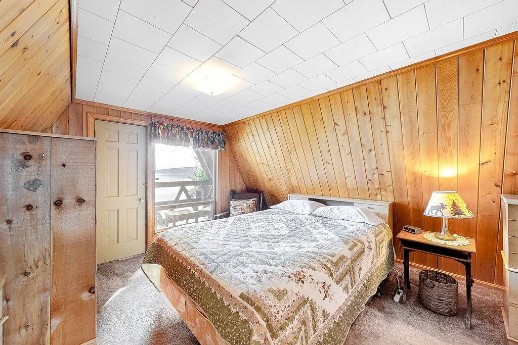 Gemütliche Seafront Kabine w / herrliche Aussicht, private Dock & Pebble Beach! in Moosehead Lake