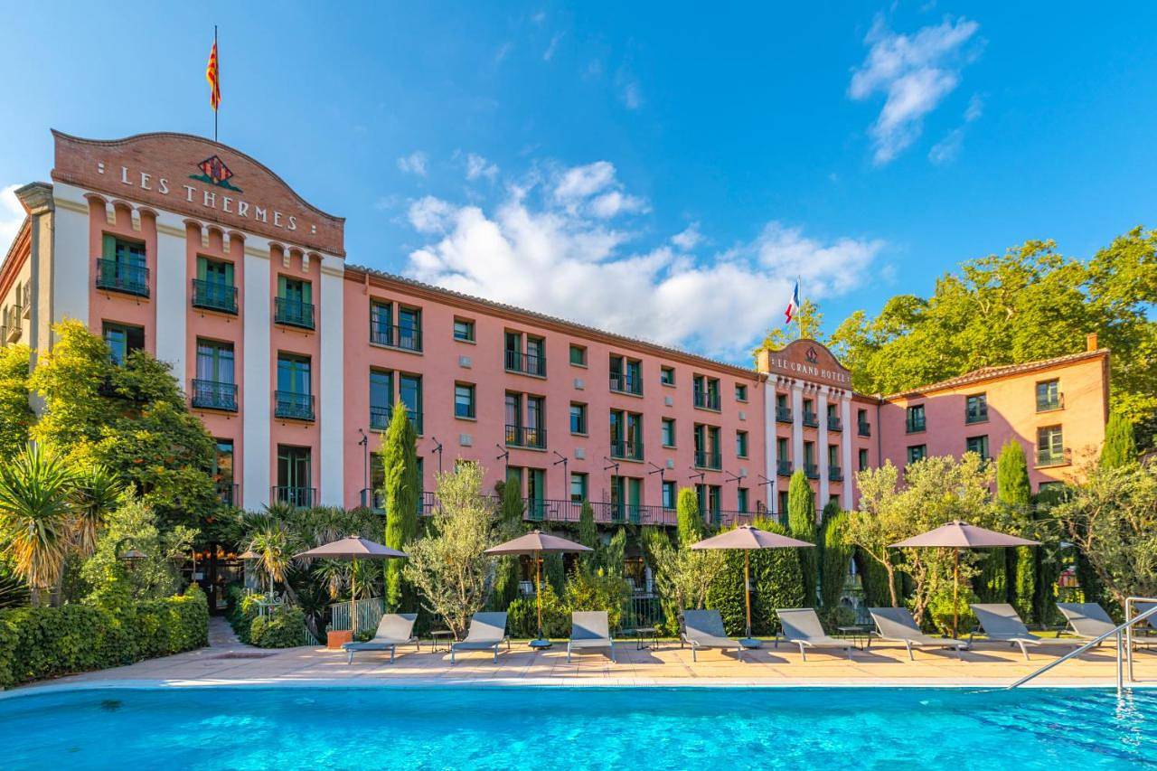 Les Pyrénées - le Grand Hôtel & le Château in Molitg-les-Bains, Parc naturel régional des Pyrénées catalanes
