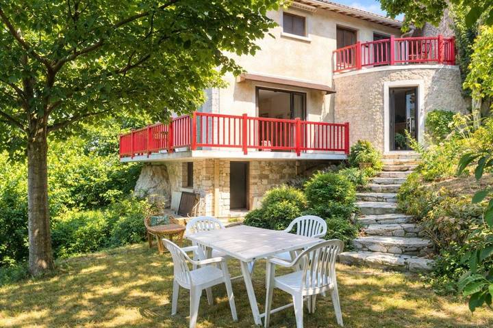 Location de vacances pour 6 personnes, avec balcon et jardin dans Courçay