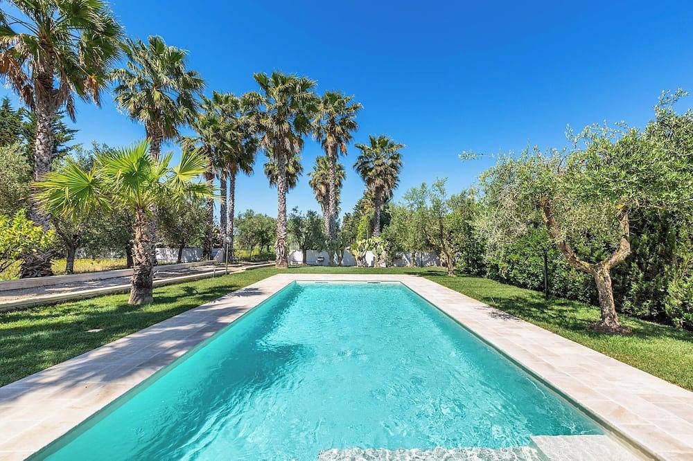 Casina Litta by Barbarhouse in Cutrofiano, Provincia di Lecce