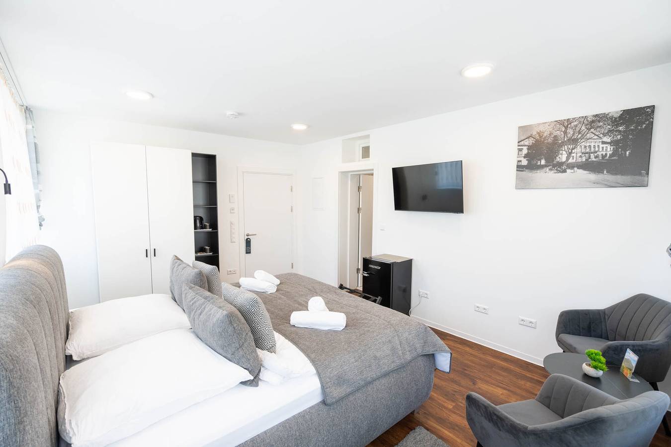 Hotel am Schlossplatz - Einzelzimmer mit Dusche und Wc in Hechingen, Neckar-Alb