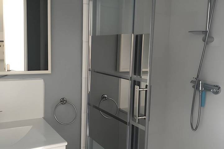Location de vacances pour 2 personnes, avec jardin ainsi que terrasse et piscine dans Loubersan - 4