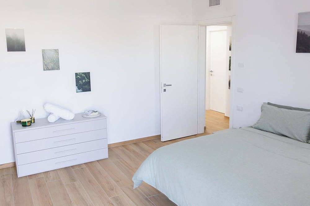 Entire apartment, The Green Nest 2km Highwaya21/Private parking in Piacenza, Piacenza Province