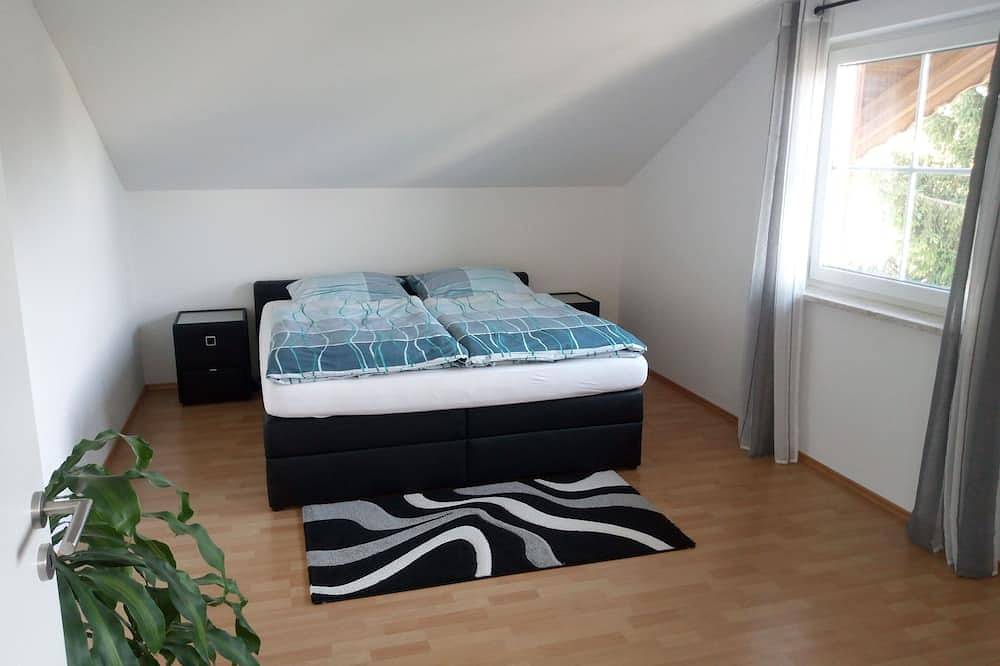 Ganze Wohnung, Fewo Südlicher Ortsrand von Rott (100m²) - Ferienwohnung in Rott, Romantische Straße