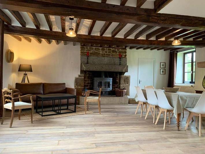 Location de vacances pour 9 personnes, avec jardin et vue sur le lac à Joué-du-Bois - 2