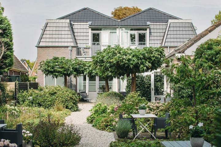 Vakantieappartement voor 3 personen, with Balkon and Terras as well as Tuin in Bergen (Noord-Holland)